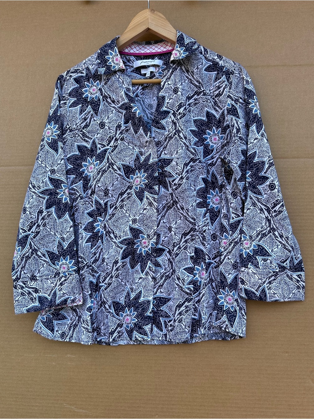 Foxcroft NYC Paisley Floral Shirt Fitted Wrinkle 3/4 Sleeve Women’s Sz 12 Blue